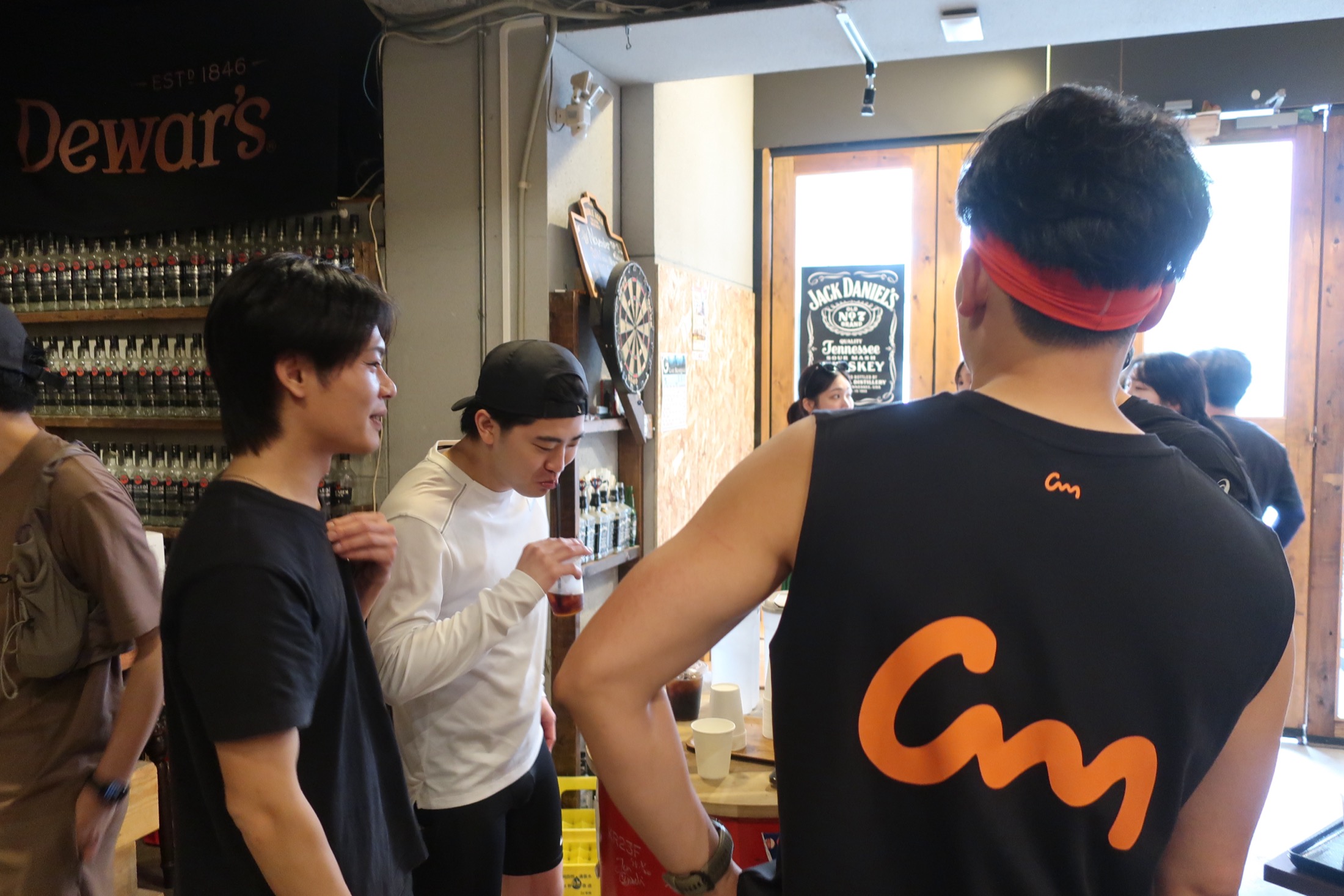 C&Mロゴを背負った運営メンバー